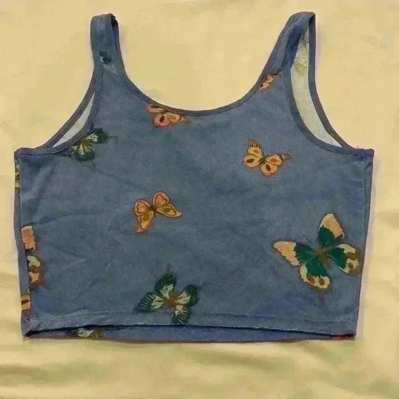 SO scoopneck butterfly crop tank top - Picture 2 of 3